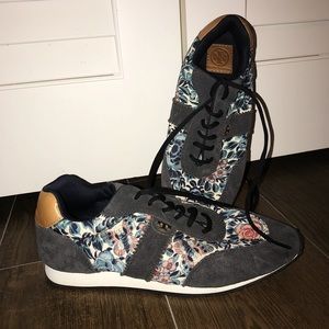 Tory Burch size 10.5 sneakers